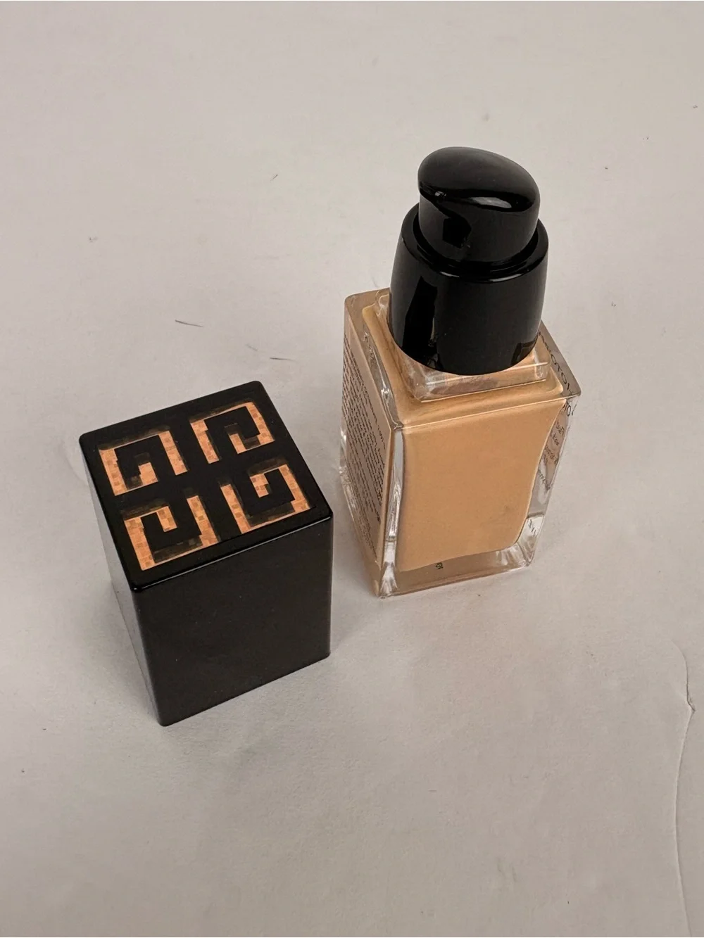 Givenchy Photo Perfexion Fluid Foundation with Sunscreen Natural Complexion #7